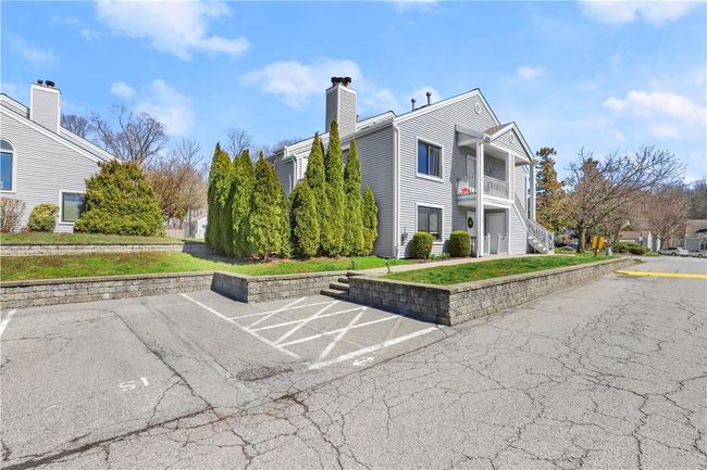 80 Lake Ridge Cv, Condo with 1 bedrooms, 1 bathrooms and 1 parking in Mohegan Lake NY | Image 8
