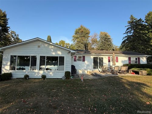 11001 Beryl Dr, White Lake, MI, 48386-3604 | Card Image