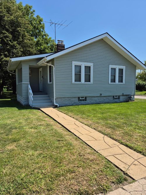 233 W Main St, Mount Sterling, OH, 43143-1212 | Card Image