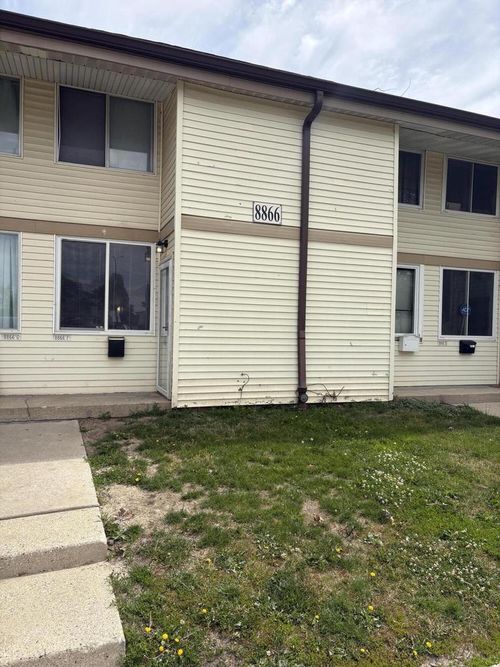 f-8866 N 95 Street, Milwaukee, WI, 53224 | Card Image