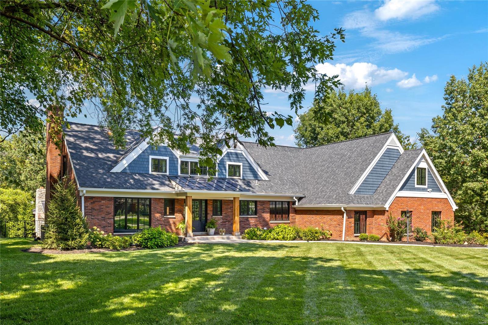Darien Dr, Saint Louis, MO 63141