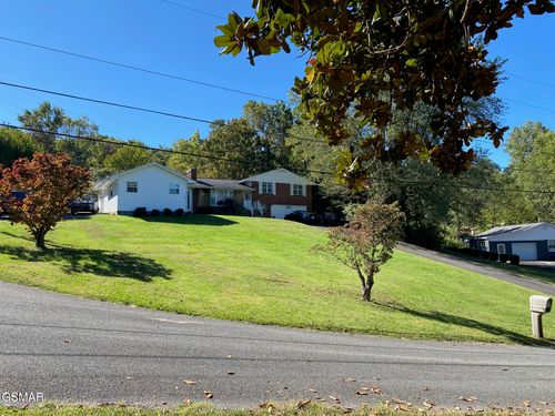 1011 Honeysuckle Dr, Newport, TN, 37821-5923 | Card Image