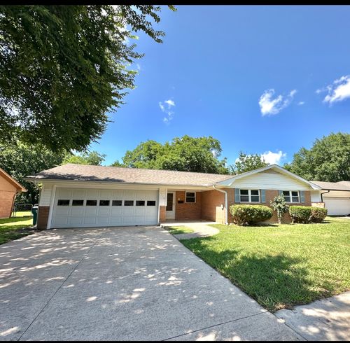 1715 Morningside Dr, Gainesville, TX, 76240-5145 | Card Image