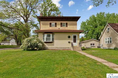 228 W 4th St, Blue Earth, MN, 56013-1215 | Card Image