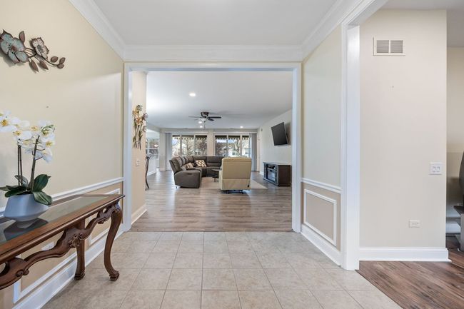 2543 Edgewater Dr, House other with 3 bedrooms, 2 bathrooms and 2 parking in Elgin IL | Image 5