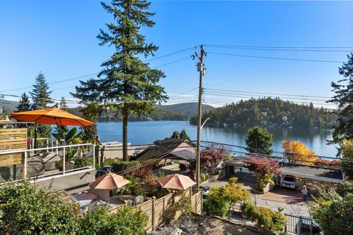 2717 Panorama Dr, North Vancouver, BC, V7G1V7 | Card Image