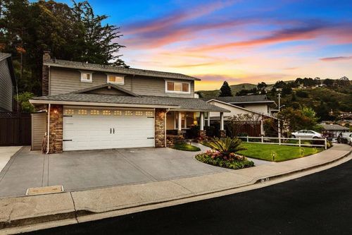 12 Yellowstone Way, Pacifica, CA, 94044-3740 | Card Image