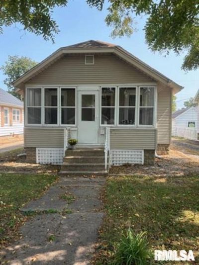 1232 S 6 Th Street, House other with 2 bedrooms, 1 bathrooms and null parking in Pekin IL | Image 1