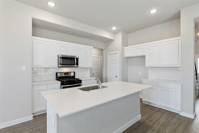 306 Bendecido Loop, House other with 4 bedrooms, 3 bathrooms and 2 parking in Elgin TX | Image 4