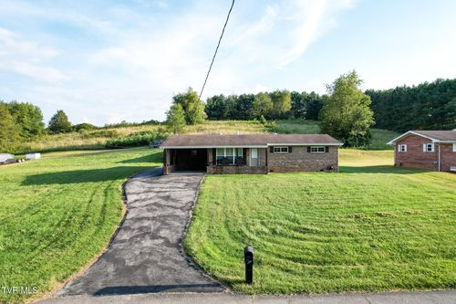 106 Meadowbrook Rd, Afton, TN, 37616-6032 | Card Image