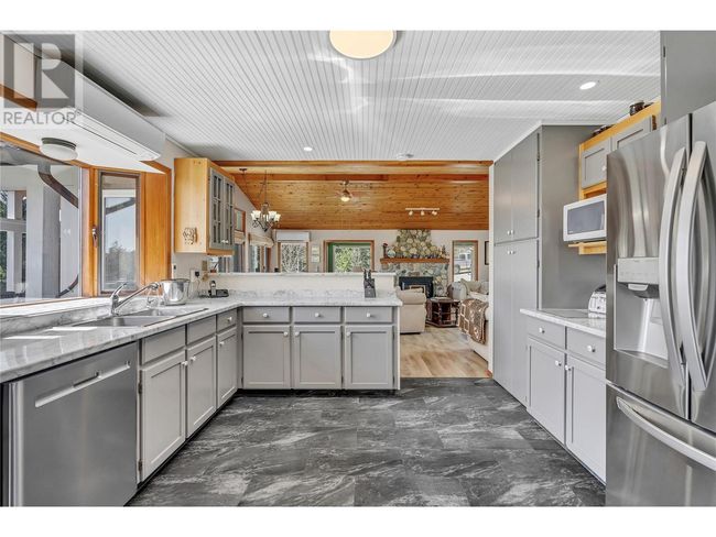 30 Osborne Rd, House other with 3 bedrooms, 2 bathrooms and 4 parking in Summerland BC | Image 17