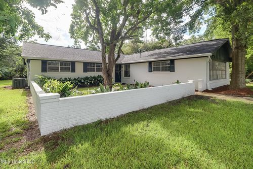 100 Royal Dr, Long Beach, MS, 39560-3317 | Card Image