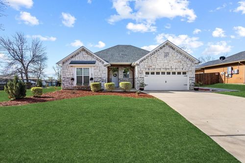 808 E 6th St, Bonham, TX, 75418-3900 | Card Image