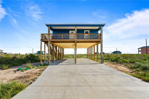408 W Royal Oak Ln, Rockport, TX, 78382 | Card Image