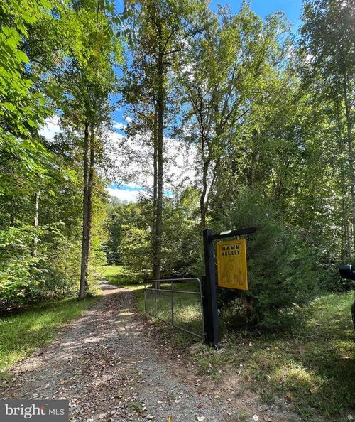 251 Hawk Cir, LOCUST DALE, VA, 22948-4823 | Card Image