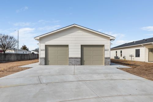 2349 W Macarthur Ct, Wichita, KS, 67217-1700 | Card Image