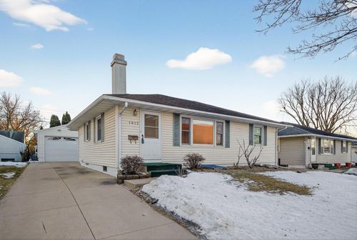 1912 16 1/2 St Nw, Rochester, MN, 55901-0719 | Card Image