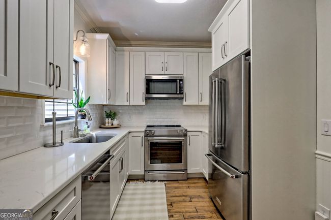 199 Stornoway Dr, Townhouse with 3 bedrooms, 2 bathrooms and 3 parking in Clayton GA | Image 11