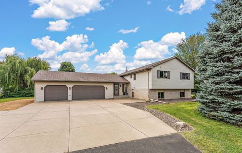 505 Little Orchard Rd, Hudson, WI, 54016-8052 | Card Image