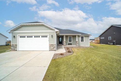 14176 41st Ave, Lake Hallie, WI, 54729-8806 | Card Image