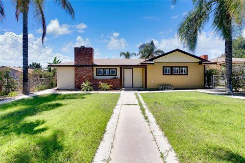 530 W C St, Colton, CA, 92324-2140 | Card Image