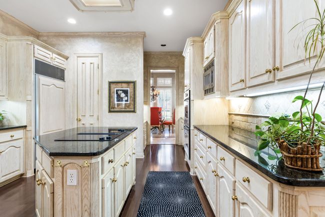 5613 Shady Elm Cir, House other with 4 bedrooms, 4 bathrooms and null parking in Plano TX | Image 12
