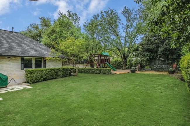 9001 Thickwoods, House other with 4 bedrooms, 5 bathrooms and 2 parking in Austin TX | Image 34