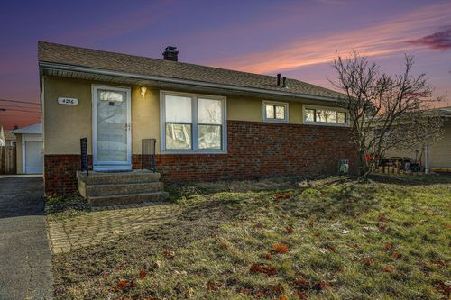 4216 Maplegrove Dr, Grove City, OH, 43123-3388 | Card Image