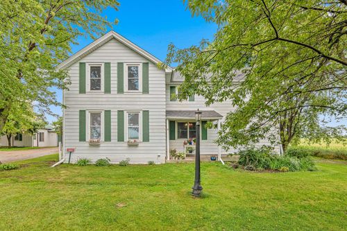 927 140th St, Roberts, WI, 54023-8516 | Card Image