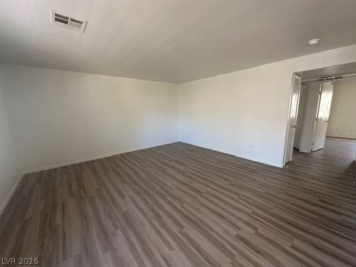 2015-8410 Eldora Ave, Las Vegas, NV, 89117-2677 | Card Image