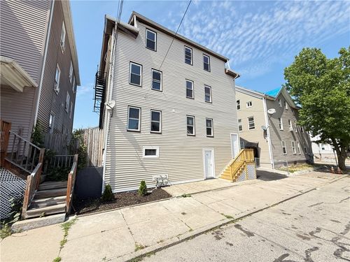 93 Laban St, Providence, RI, 02909-3734 | Card Image