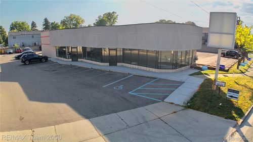 47 W Maple Rd, Clawson, MI, 48017-1109 | Card Image