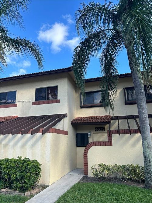 4632 Nw 90th Ave, Sunrise, FL, 33351-5365 | Card Image