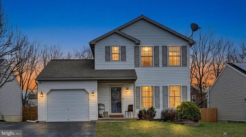 182 Twin Creeks Dr, Jonestown, PA, 17038-8319 | Card Image