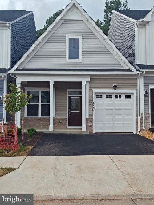 9334 Crestview Ridge Dr, BRISTOW, VA, 20136-2739 | Card Image