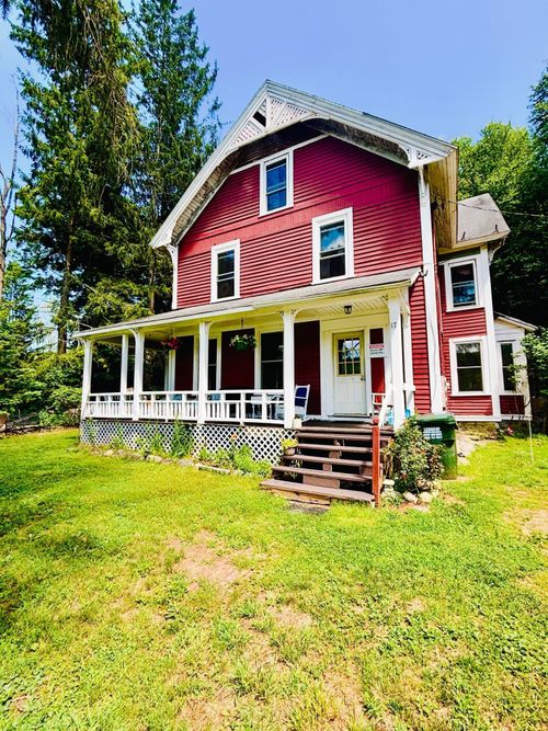17 Summit Rd, Gilbertville, MA, 01031-9720 | Card Image