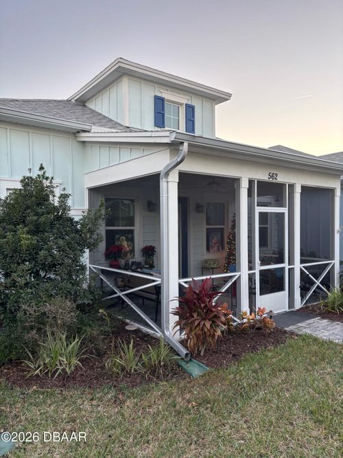562 Landshark Blvd, DAYTONA BEACH, FL, 32124-3741 | Card Image