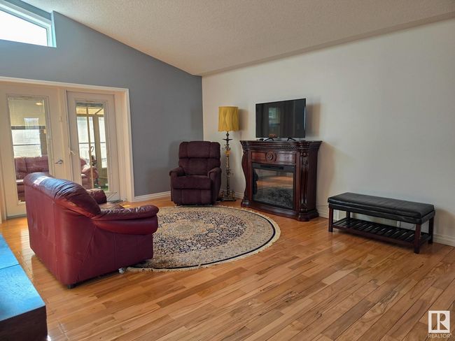492 Stanley Close, House other with 5 bedrooms, 3 bathrooms and null parking in Spring Lake AB | Image 7