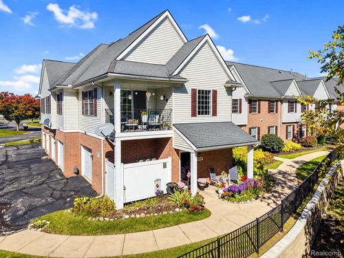 1066 Shiawassee Cir, Howell, MI, 48843-4509 | Card Image