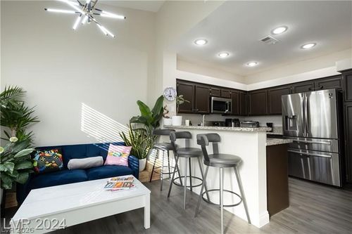 2066-5155 W Tropicana Ave, Las Vegas, NV, 89103-7000 | Card Image