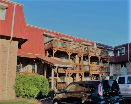 2104-1870 Tall Oaks Dr, Aurora, IL, 60505-1240 | Card Image