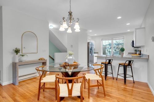 17-131 Court St, Exeter, NH, 03833-2635 | Card Image