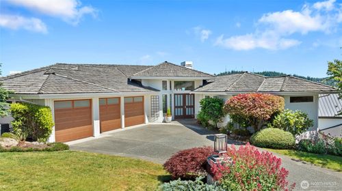 5432 156th Avenue Se, Bellevue, WA, 98006 | Card Image