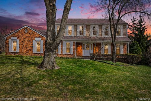 25800 Rutledge Xing, Farmington Hills, MI, 48335-1355 | Card Image