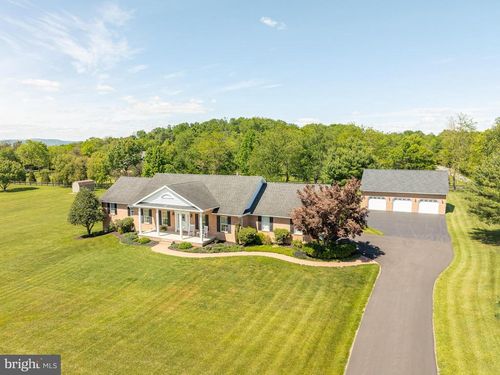 655 Ashton Dr, FALLING WATERS, WV, 25419-4817 | Card Image
