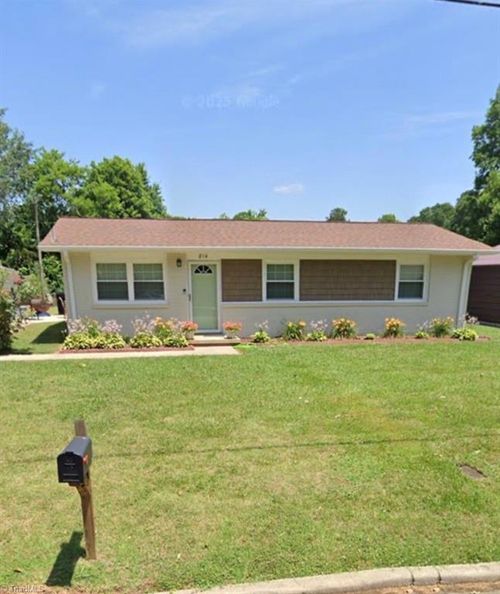 814 Parkwood St, Burlington, NC, 27215-6709 | Card Image