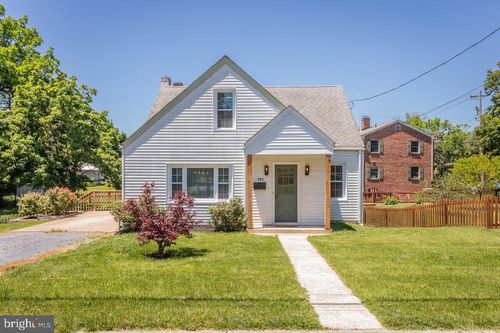 131 S Willow St, Harrisonburg, VA, 22801-1917 | Card Image