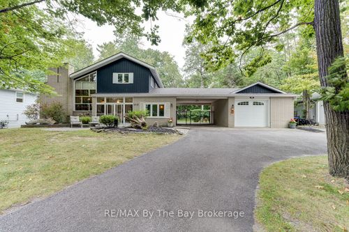 1819 River Rd W, Wasaga Beach, ON, L9Z2X5 | Card Image