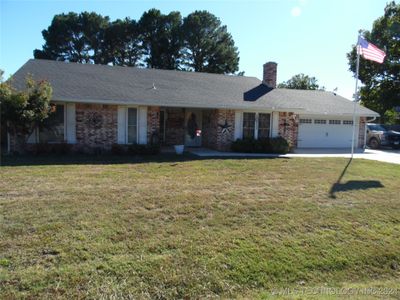 41 Town And Country Circle, House other with 3 bedrooms, 2 bathrooms and null parking in Ardmore OK | Image 1