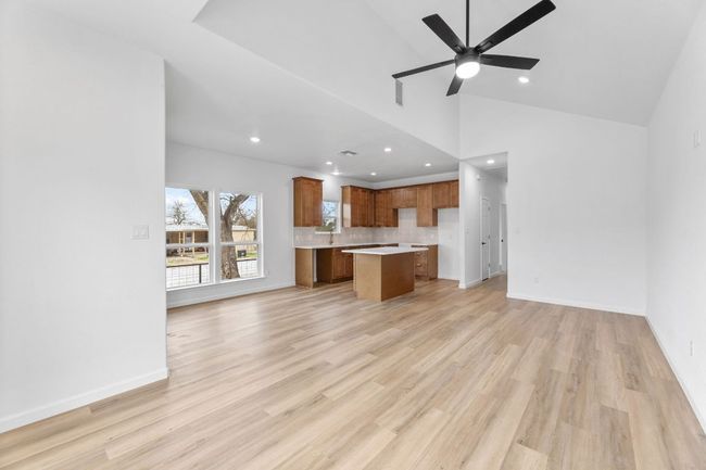 living room | Image 10